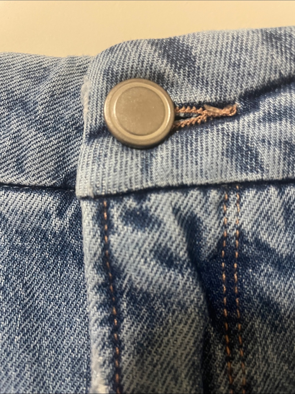 Good American Jeans - Picture 3 of 7